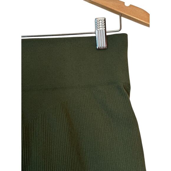 Unbranded Women's High Waisted Stretch Ribbed Knit Pull On Yoga Short Sz M Green - Picture 2 of 4